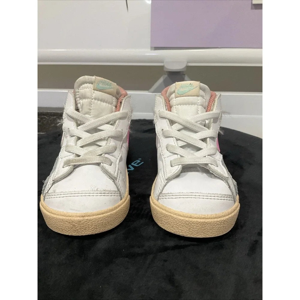 NIKE Blazer Mid '77 DZ2902-100 White/Fuchsia Sneakers Sz 8C